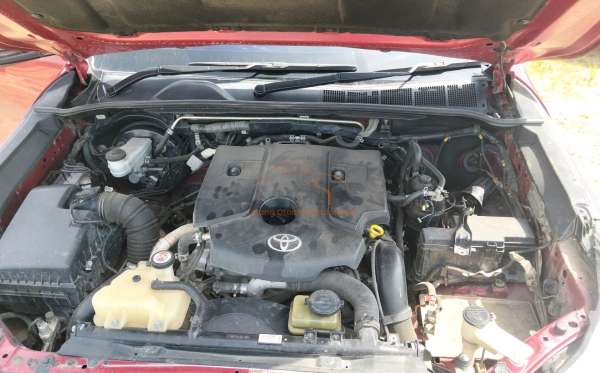 TOYOTA HILUX 2.4G DC 4X4