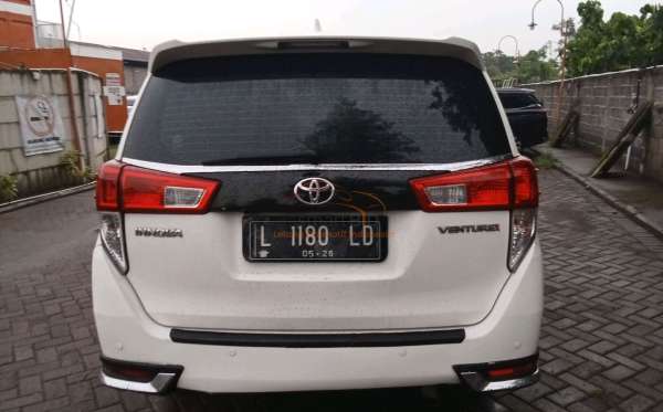 TOYOTA  INNOVA VENTURER 2.4 AT
