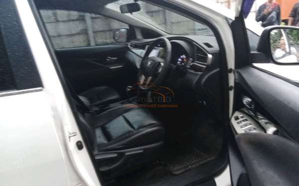 TOYOTA  INNOVA VENTURER 2.4 AT