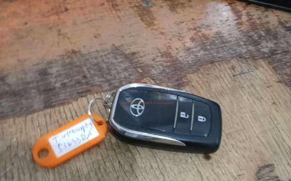 TOYOTA  INNOVA VENTURER 2.4 AT