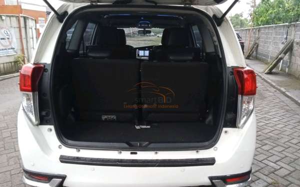 TOYOTA  INNOVA VENTURER 2.4 AT