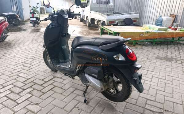 HONDA SCOOPY PRESTIGE