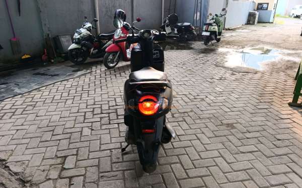 HONDA SCOOPY PRESTIGE