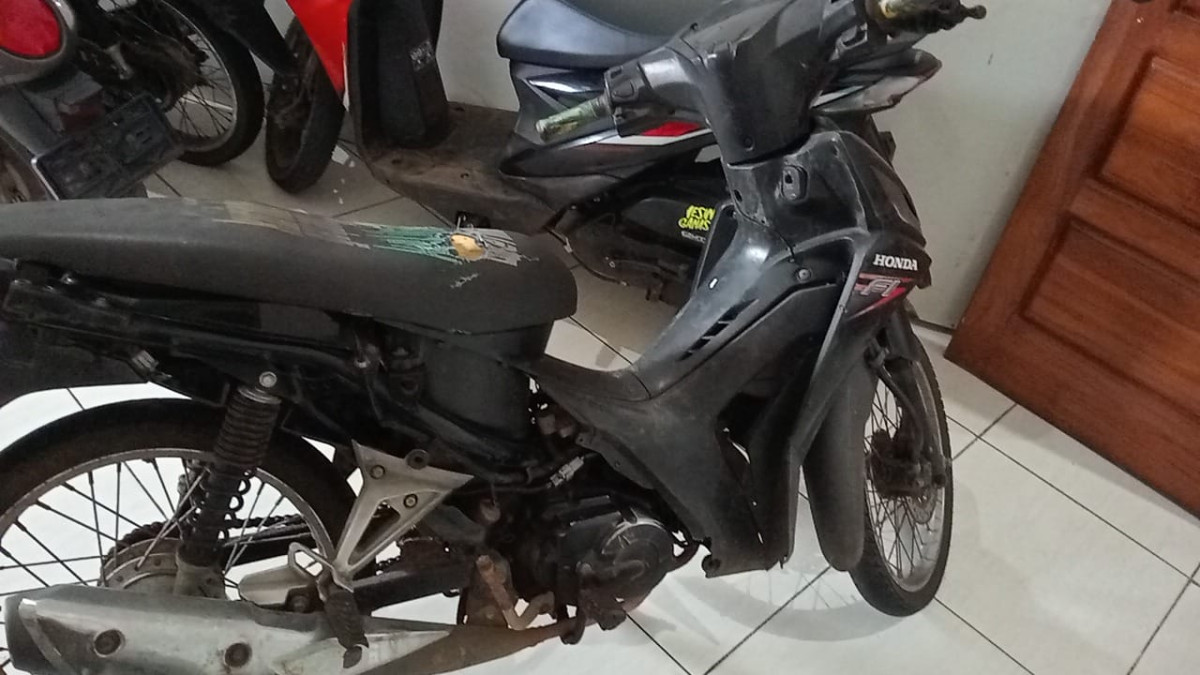HONDA REVO CW
