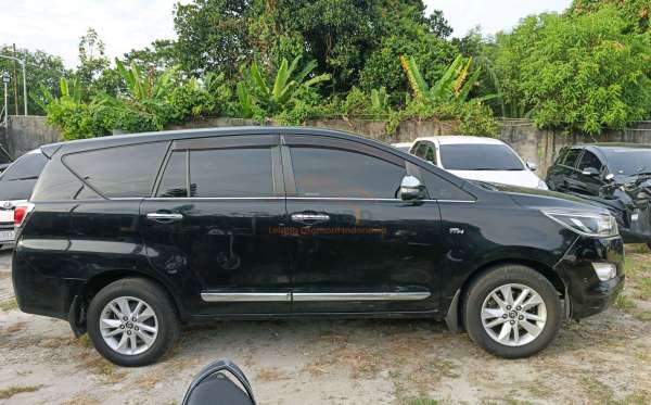 TOYOTA  INNOVA  2.0 Q