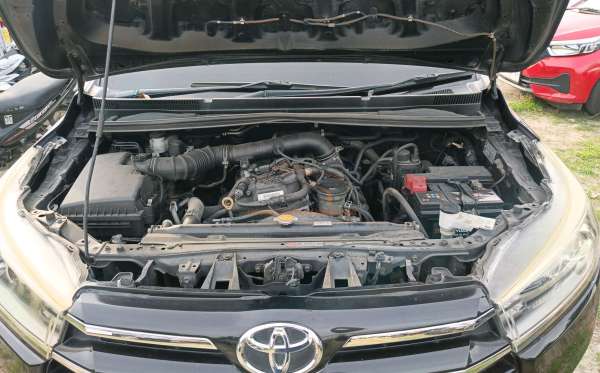 TOYOTA  INNOVA  2.0 Q