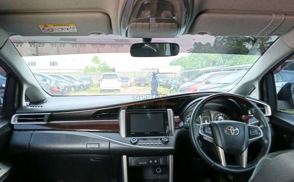 TOYOTA  INNOVA  2.0 Q