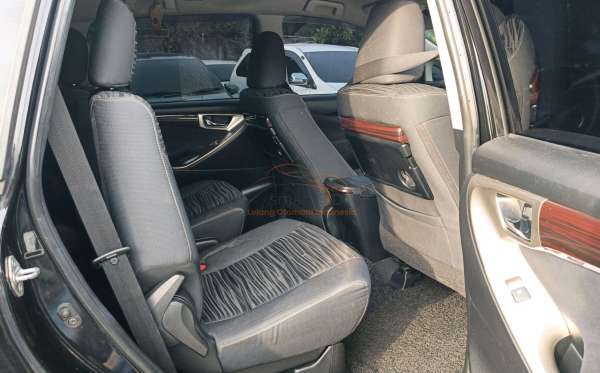 TOYOTA  INNOVA  2.0 Q