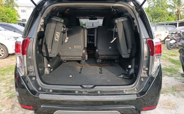 TOYOTA  INNOVA  2.0 Q