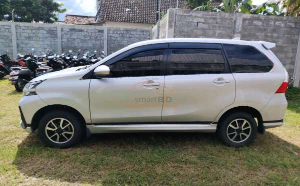 DAIHATSU XENIA R DELUXE