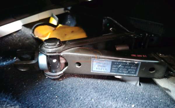 DAIHATSU XENIA R DELUXE