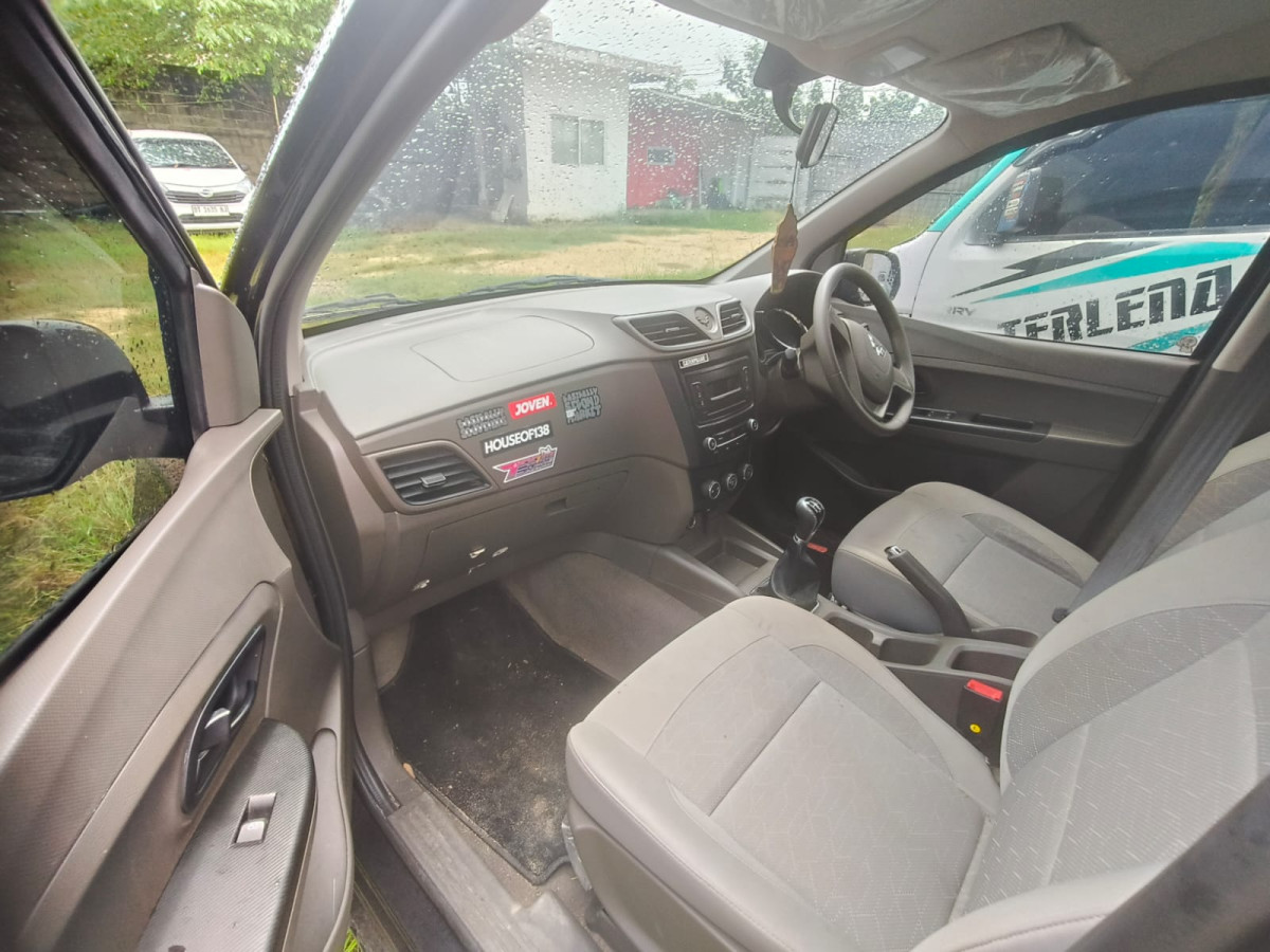 WULING CONFERO  1.5 (4X2)