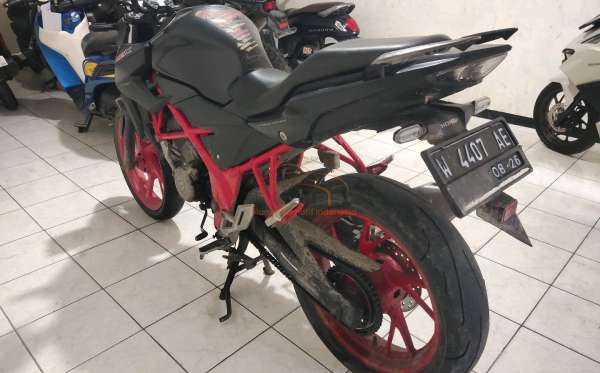 HONDA CBR 150 R