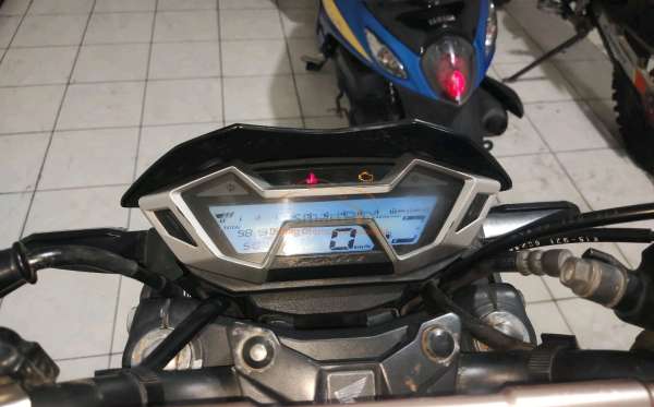 HONDA CBR 150 R