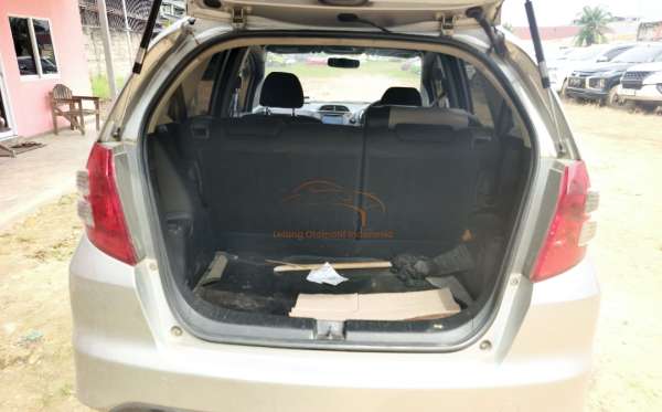 HONDA JAZZ GE8 1.5 E