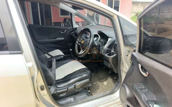 HONDA JAZZ GE8 1.5 E