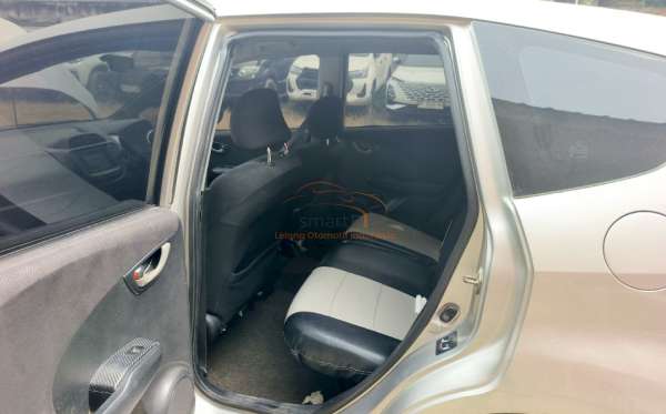 HONDA JAZZ GE8 1.5 E