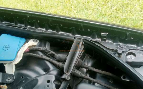 MERCEDES BENZ E 240 ELEGANCE CKD A