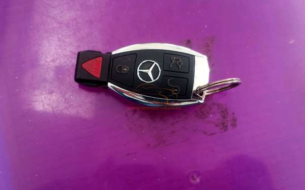 MERCEDES BENZ E 240 ELEGANCE CKD A