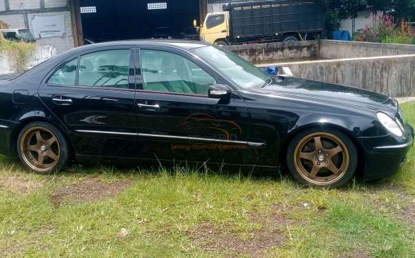 MERCEDES BENZ E 240 ELEGANCE CKD A