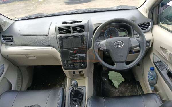 TOYOTA  AVANZA  1.3 G