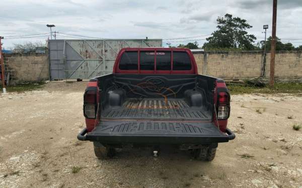 TOYOTA HILUX 2.4G DC 4X4