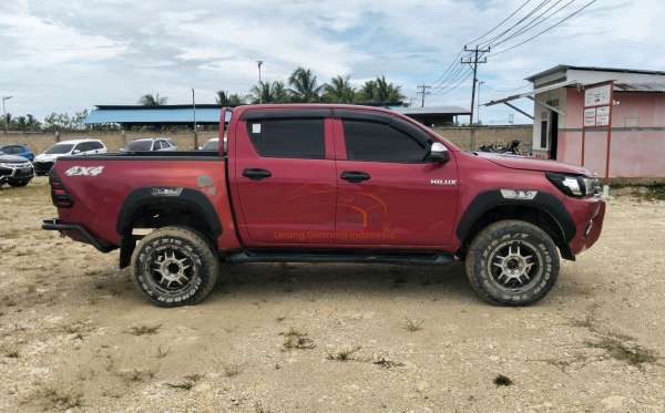 TOYOTA HILUX 2.4G DC 4X4