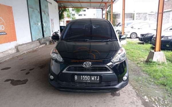 TOYOTA SIENTA 1.5V