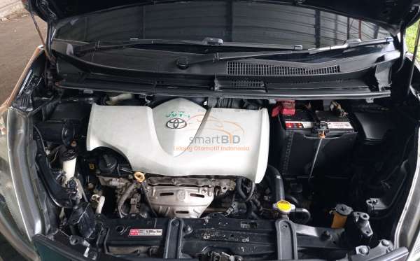 TOYOTA SIENTA 1.5V