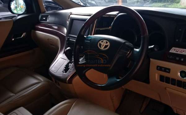 TOYOTA VELLFIRE 2.4