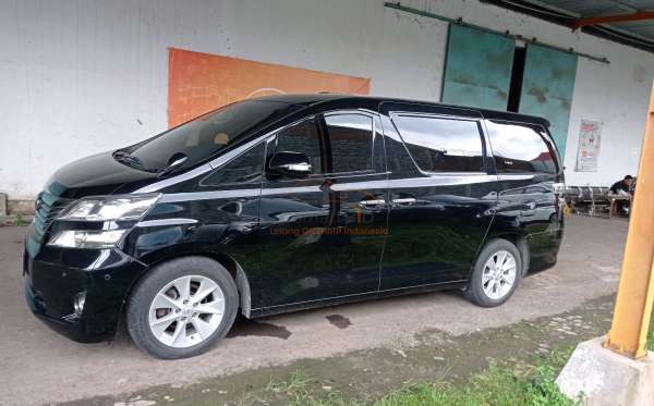 TOYOTA VELLFIRE 2.4
