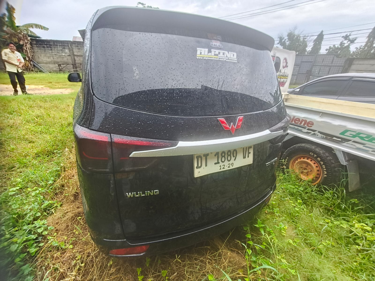 WULING CONFERO  1.5 (4X2)