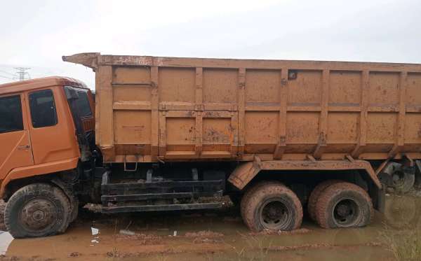 MITSUBISHI FN 527 MS (6x4) M/T