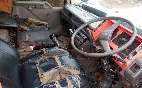 MITSUBISHI FN 527 MS (6x4) M/T
