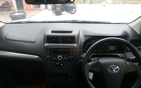 TOYOTA AVANZA 1.3 TRANSMOVER