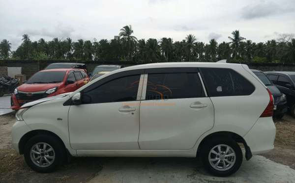 TOYOTA AVANZA 1.3 TRANSMOVER
