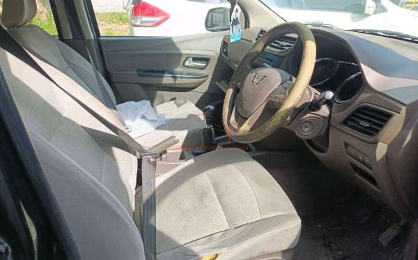 WULING CONFERO 1.5 (4X2)