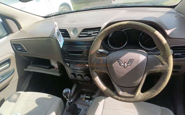 WULING CONFERO 1.5 (4X2)