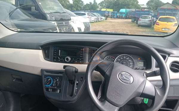 DAIHATSU SIGRA 1.2 X