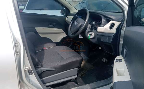 DAIHATSU SIGRA 1.2 X