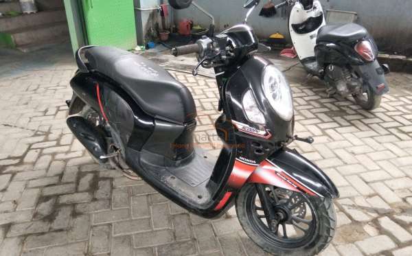 HONDA SCOOPY SPORTY