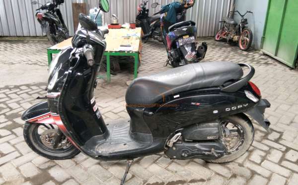 HONDA SCOOPY SPORTY