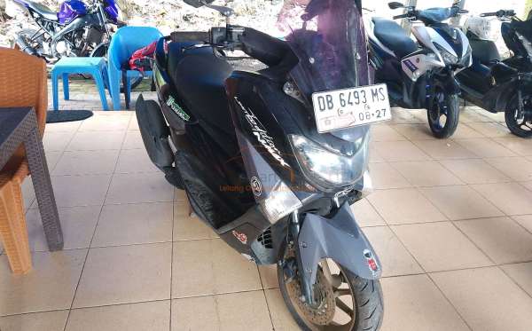 YAMAHA NMAX