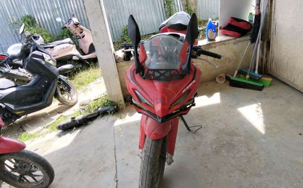 HONDA CBR 150 R
