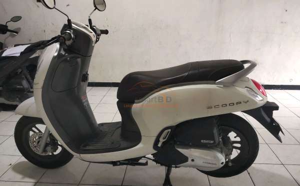HONDA SCOOPY PRESTIGE