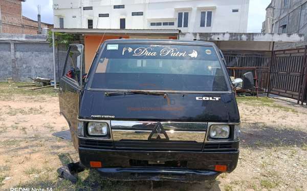 MITSUBISHI COLT