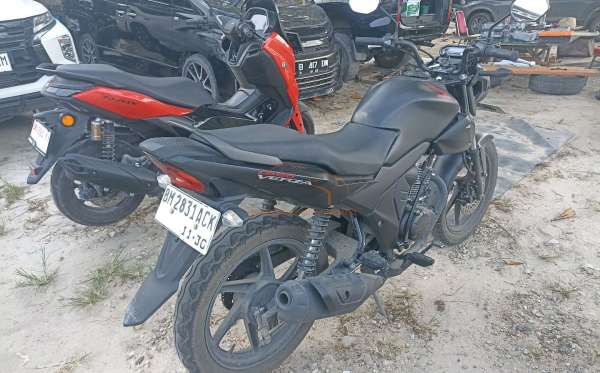 HONDA CB 150 Verza