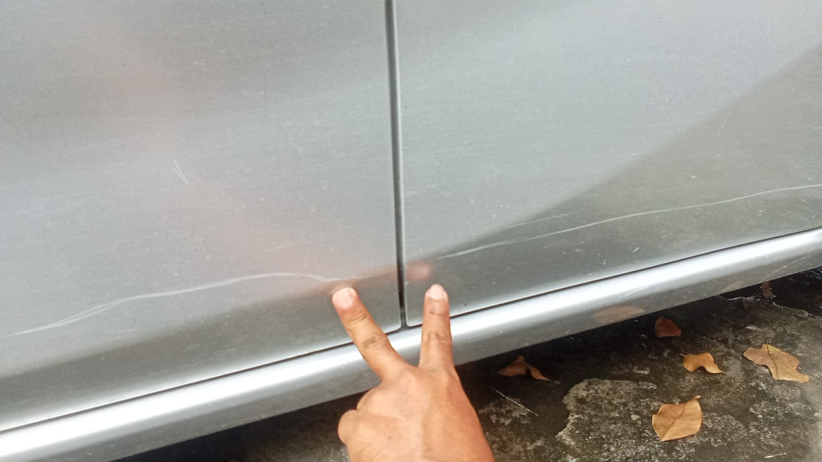 DAIHATSU  AYLA  1.0 M