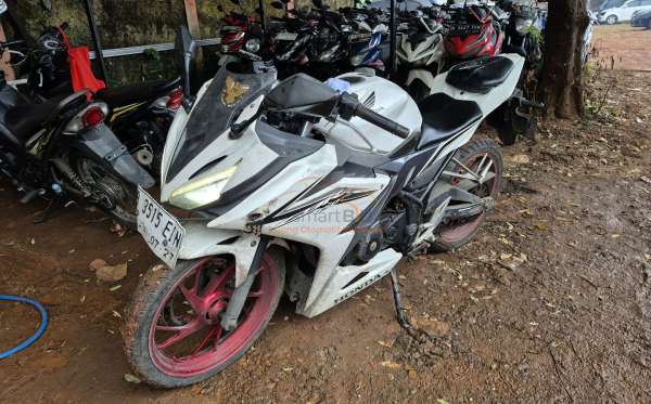 HONDA CBR 150 R