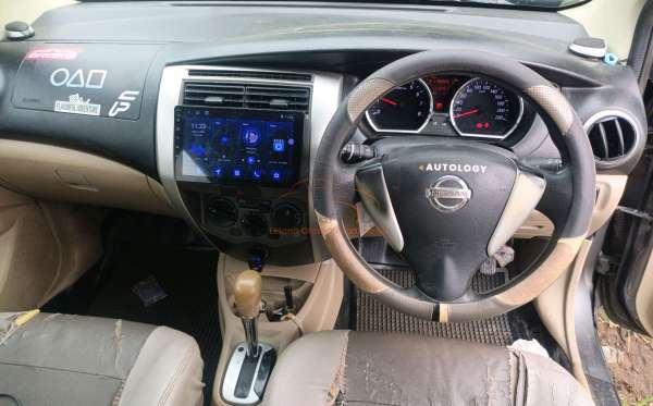 NISSAN GRAND LIVINA XV